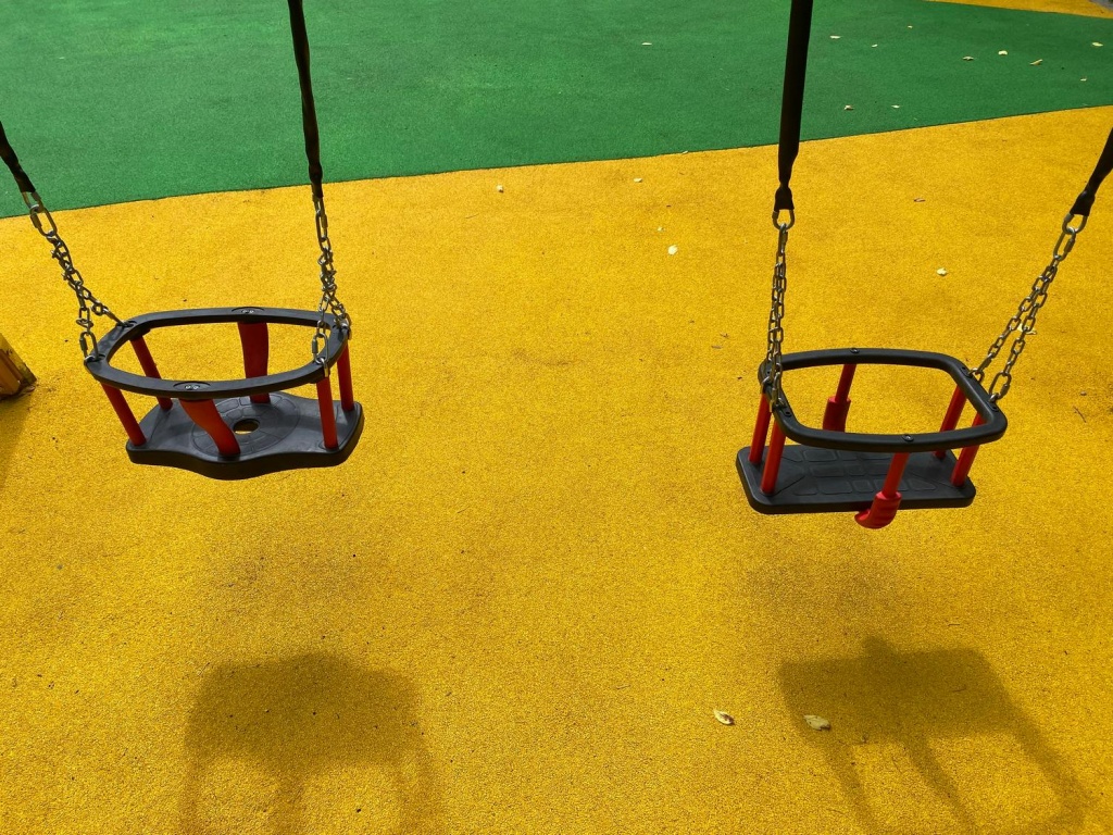 Двухсекционные качели "Открытие"