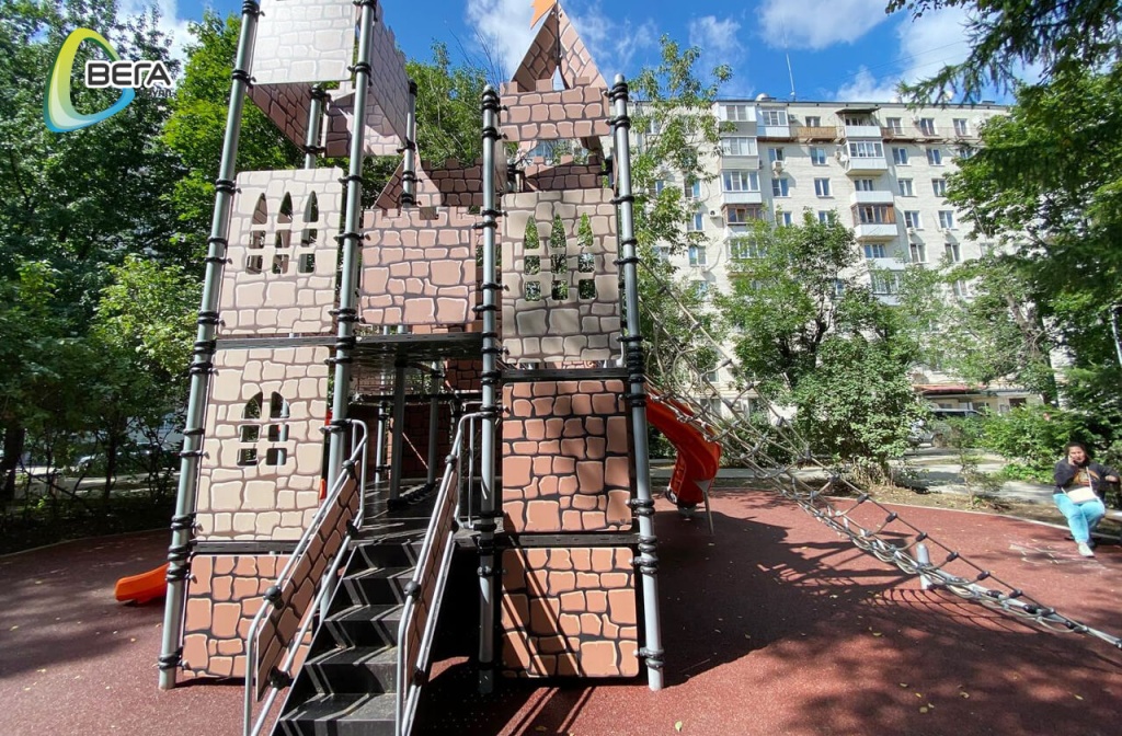 era-betonnykh-igrovykh-konstruktsiy-vs-krutye-kompleksy-ot-vegagrupp-03.jpg