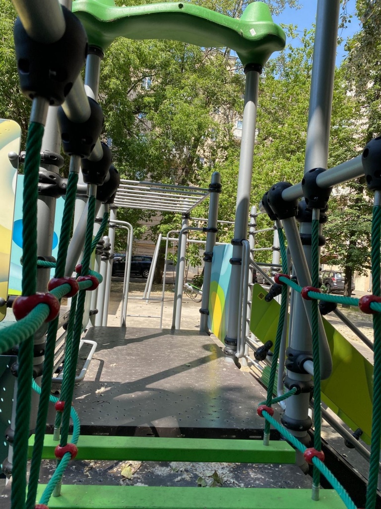 detskaya-ploshadka-na-leningradskom-prospekte-v-moskve_7.jpg