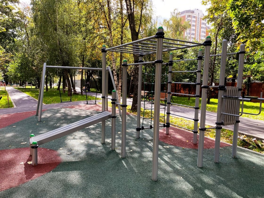 Спортивный комплекс Домбай (Papercut) и Качели Кураж.jpg