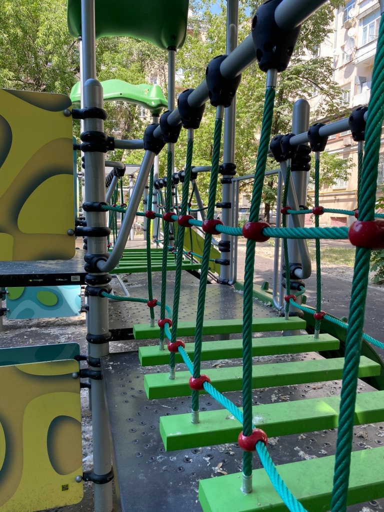 detskaya-ploshadka-na-leningradskom-prospekte-v-moskve_8.jpg
