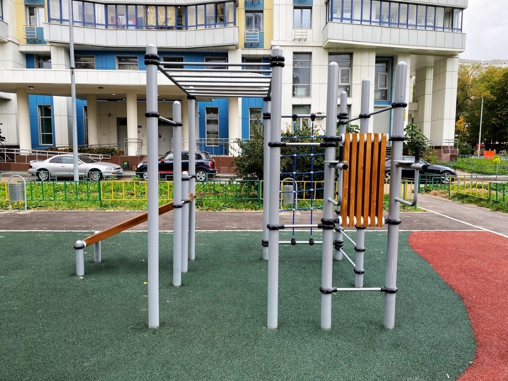 Спортивный комплекс Домбай.jpg