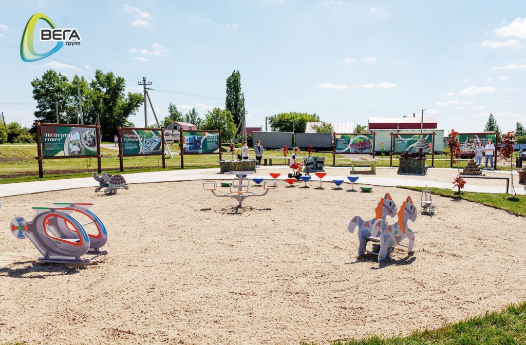 sostoyalos-otkrytie-detskoy-ploshchadki-s-oborudovaniem-ot-vegagrupp-v-lipetskoy-oblasti-02.jpg