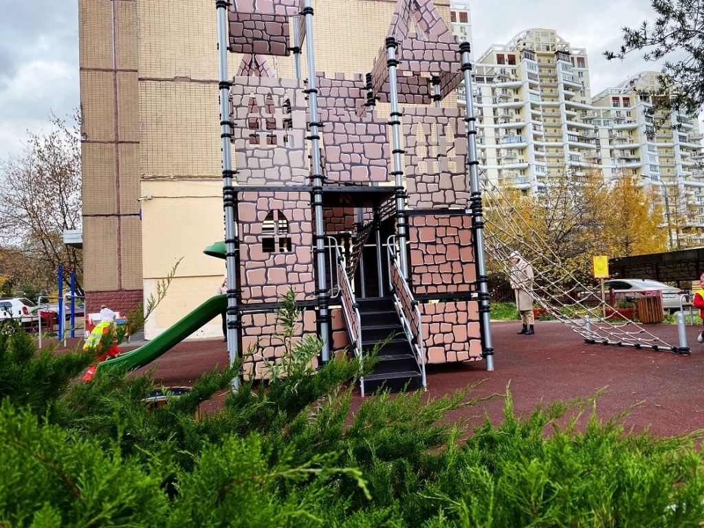 5 Детский городок Замок Иф (пластик зеленый) ДГ022.00.jpg