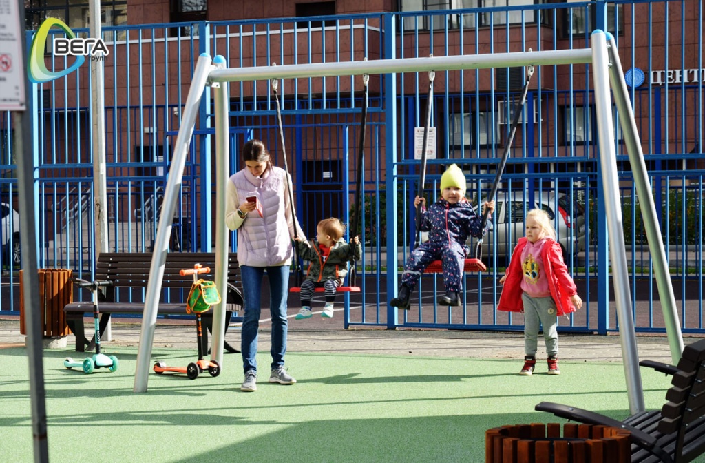 Главная_Качели двухсекционные Кураж.jpg