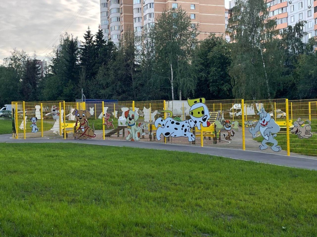 unikalnye-moskovskie-ploshchadki-dlya-sobak-novyy-uroven-dekora-07.jpg