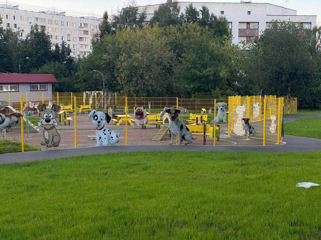 unikalnye-moskovskie-ploshchadki-dlya-sobak-novyy-uroven-dekora-08.jpg