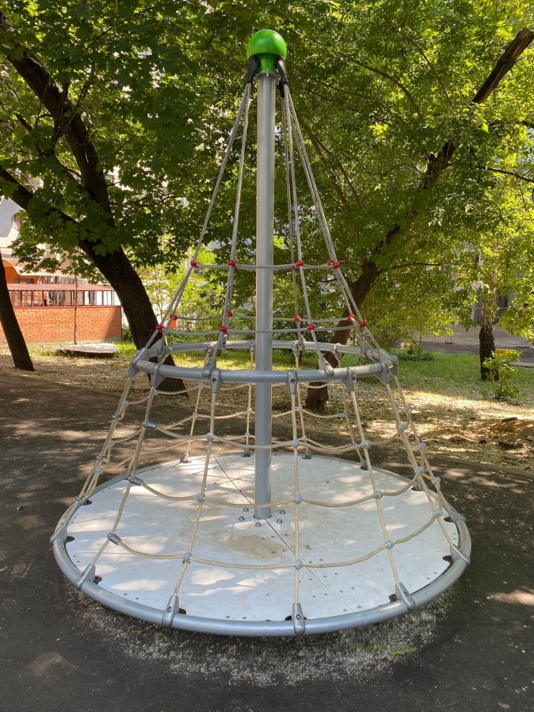 detskaya-ploshadka-na-leningradskom-prospekte-v-moskve_12.jpg
