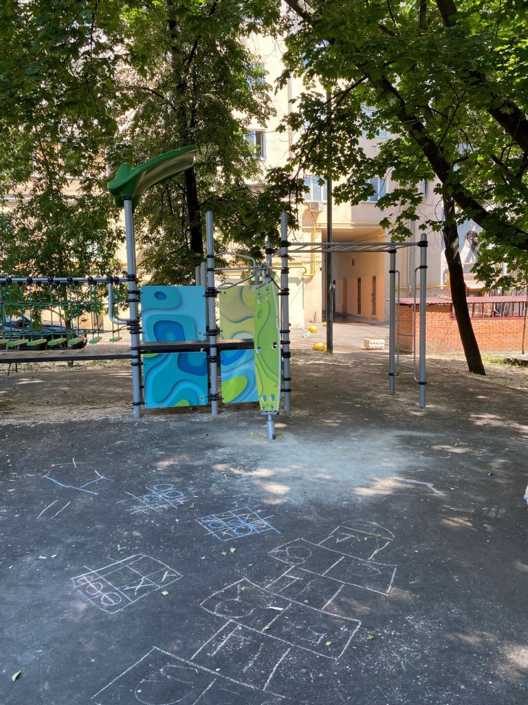 detskaya-ploshadka-na-leningradskom-prospekte-v-moskve_4.jpg