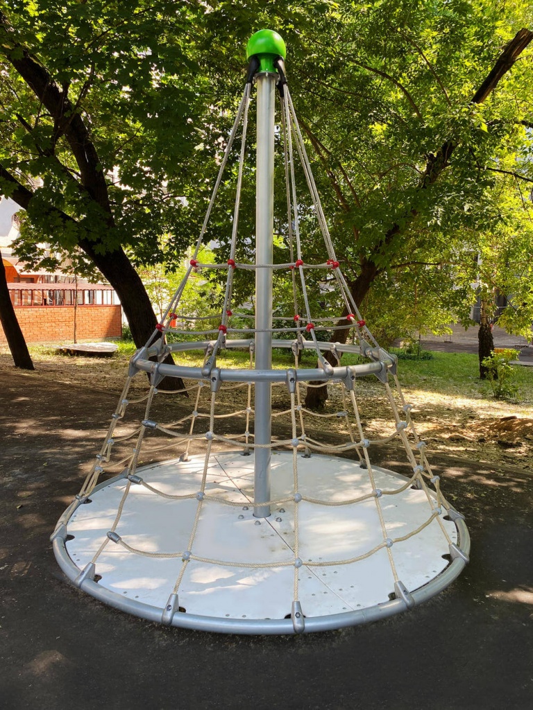 Тарзанки и веревочные лестницы: зов природы в городских джунглях