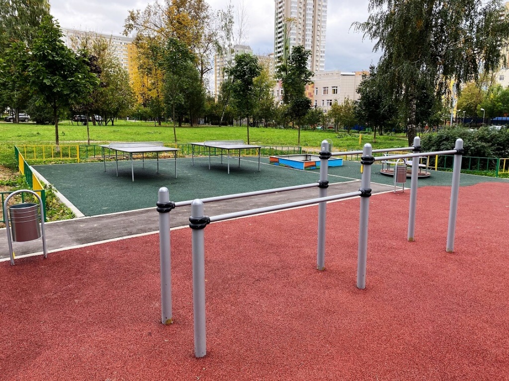 Брусья двухуровневые гимнастические и Столы для настольного тенниса ФК06....jpg